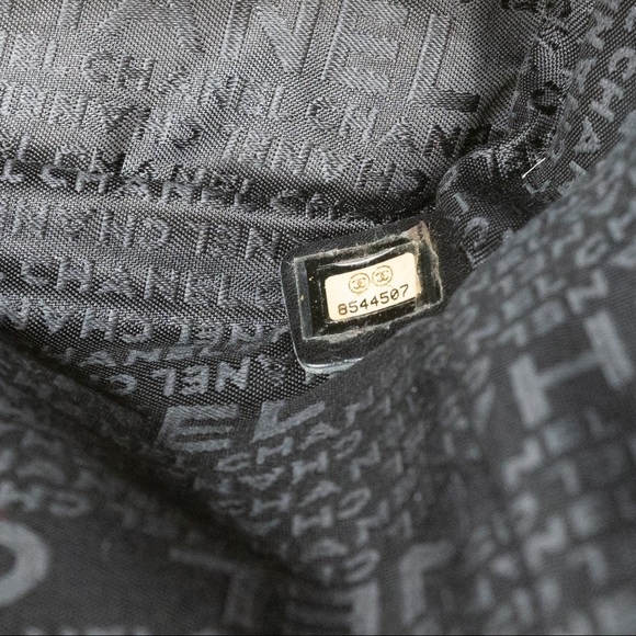 CHANEL Vintage chocolate bar leather tote - Picture 12 of 13